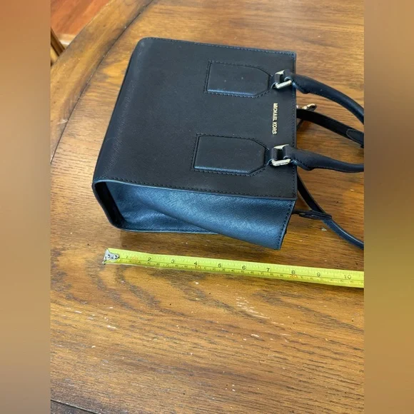 Michael Kors black medium satchel - Picture 5 of 9